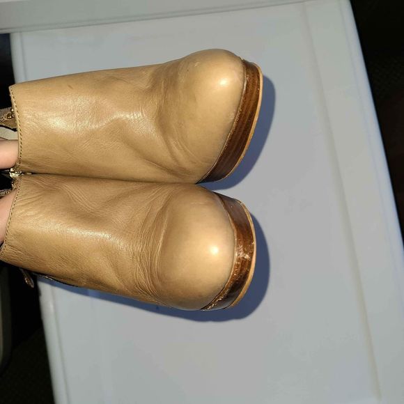 Michael Kors MK Designer High Heel Booties Ankle Tan Boots Size 7 - Picture 9 of 9